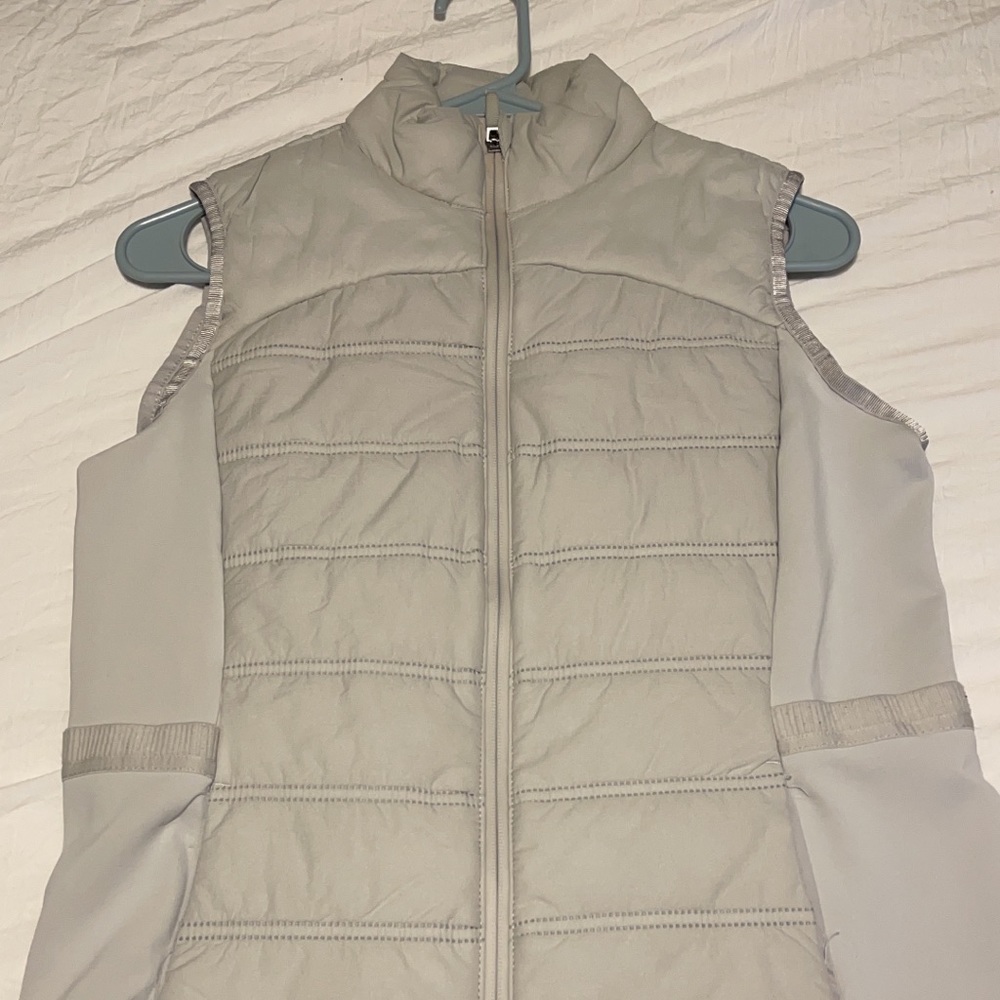 Avia brand vest
